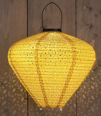 Dekorativ pæreformet solcellelampe i perforeret stof, i gylden orange farve CB739194